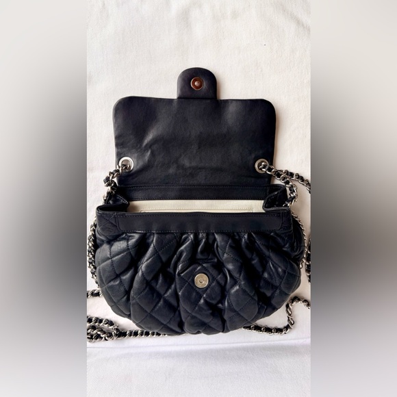 CHANEL Chain Around Bag - Picture 11 of 16